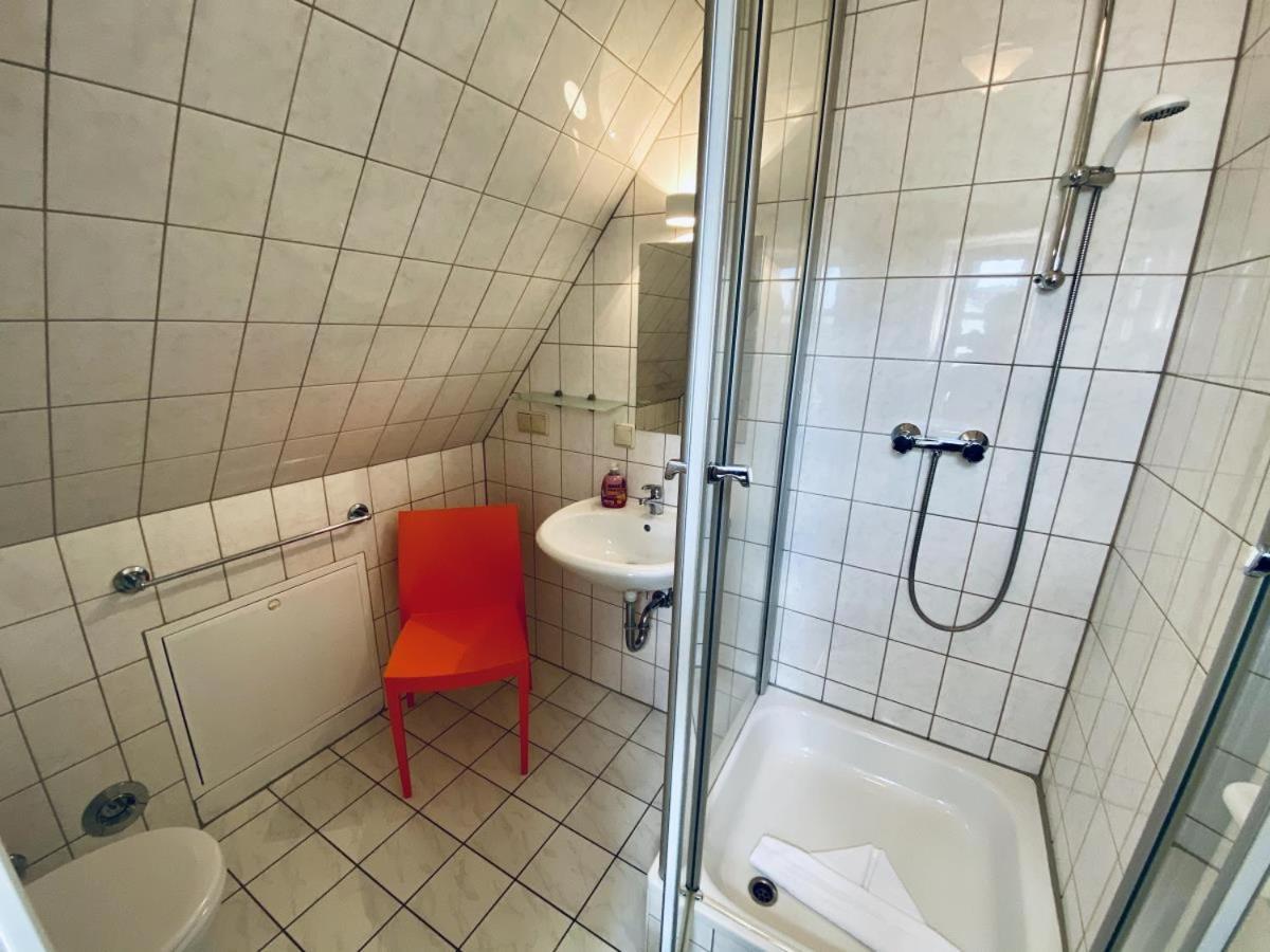 Ferienappartement Dicht Dran, direkt am Alten Strom Rostock Exterior foto