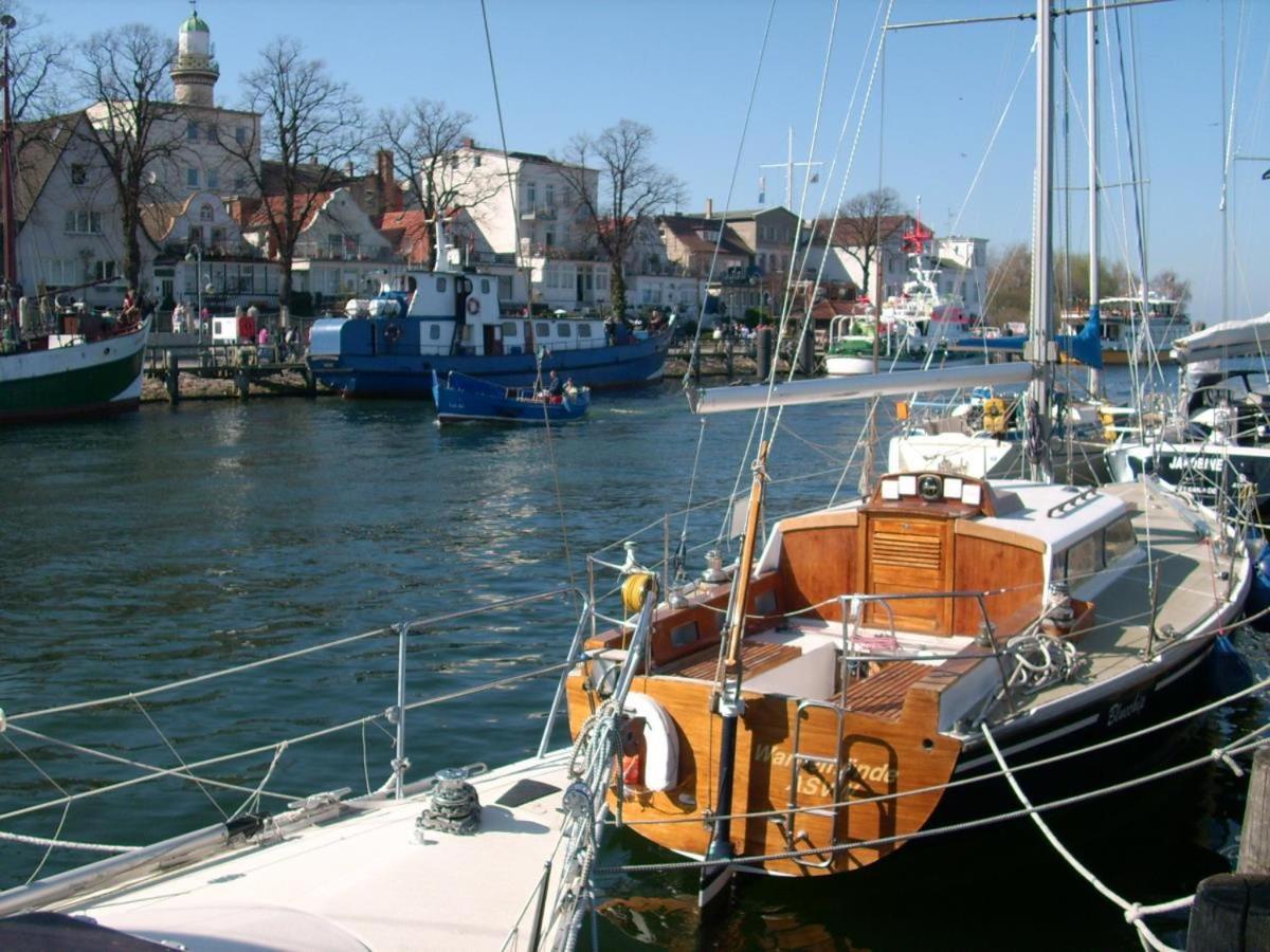 Ferienappartement Dicht Dran, direkt am Alten Strom Rostock Exterior foto